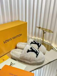 Picture of Louis Vuitton Slippers _SKULVsz35-39mnq1121514